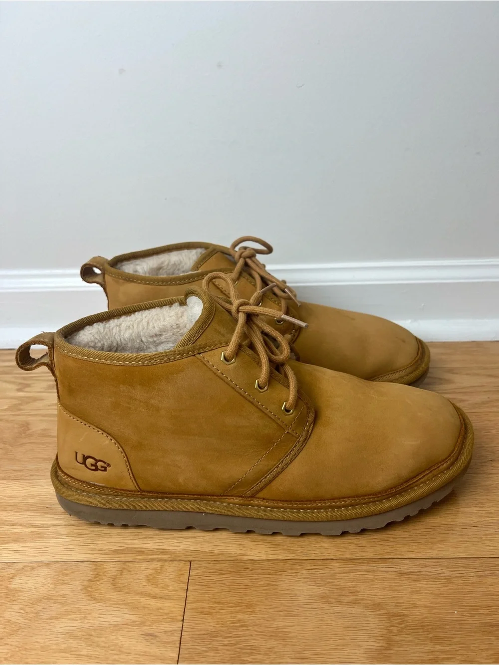 UGG Men’s Neumel Waterproof Chukka Boots in Chestnut Tan Size 11